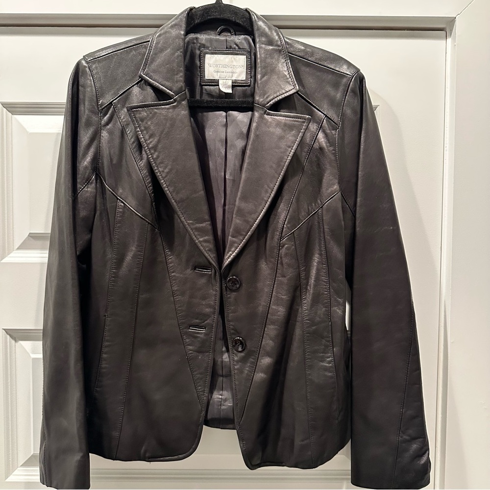 Vintage 90s Worthington Black Leather Jacket (Small)